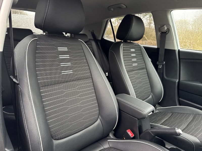 2025 (75) KIA STONIC 1.0T GDi 98 GT-Line 5dr 5237379