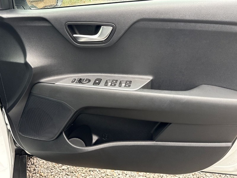 2025 (75) KIA STONIC 1.0T GDi 98 GT-Line 5dr 5237374