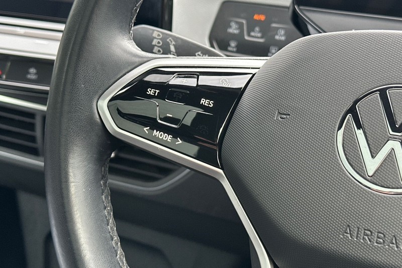 2021 (71) VOLKSWAGEN ID.3 150kW Family Pro Performance 58kWh 5dr Auto 5296009