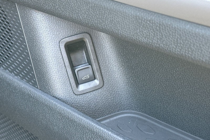 2024 (74) VOLKSWAGEN ID. BUZZ 210kW Life Pro 79kWh 5dr Auto 5309451