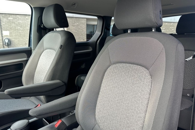 2024 (74) VOLKSWAGEN ID. BUZZ 210kW Life Pro 79kWh 5dr Auto 5309438