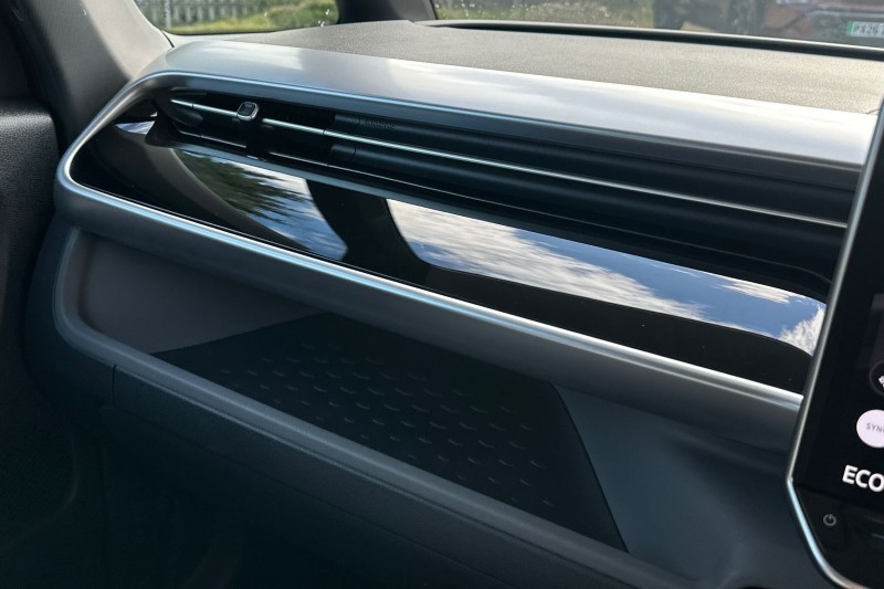 2024 (74) VOLKSWAGEN ID. BUZZ 210kW Life Pro 79kWh 5dr Auto 5309436