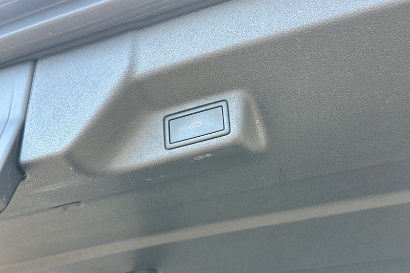 2024 (74) VOLKSWAGEN ID. BUZZ 210kW Life Pro 79kWh 5dr Auto 5309441