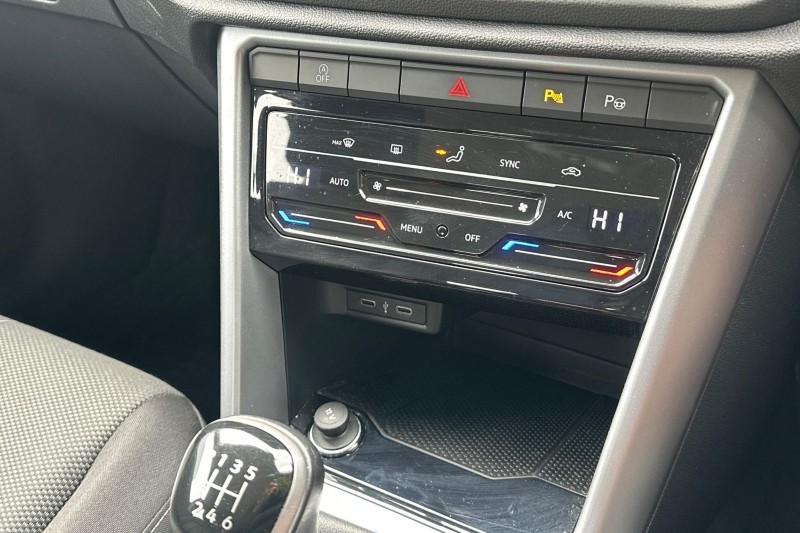 2023 (23) VOLKSWAGEN T-ROC 1.0 TSI Life 5dr 5279821