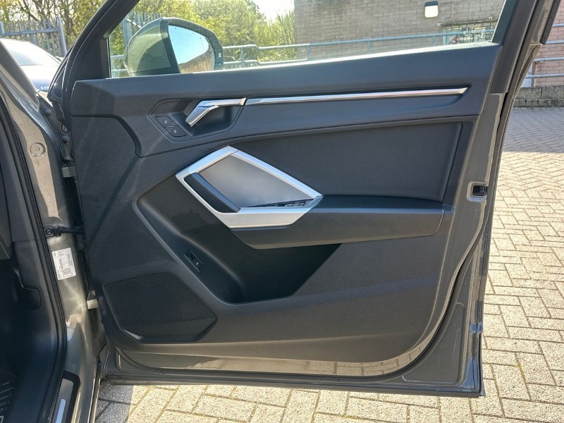 2021 (71) AUDI Q3 35 TFSI Sport 5dr 5281917