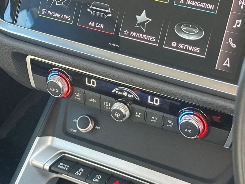 2021 (71) AUDI Q3 35 TFSI Sport 5dr 5281931