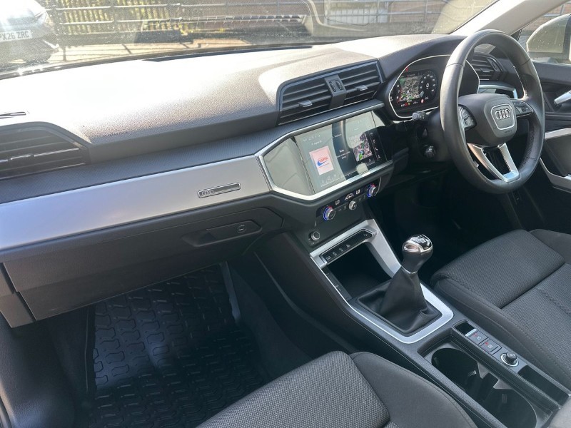 2021 (71) AUDI Q3 35 TFSI Sport 5dr 5281936