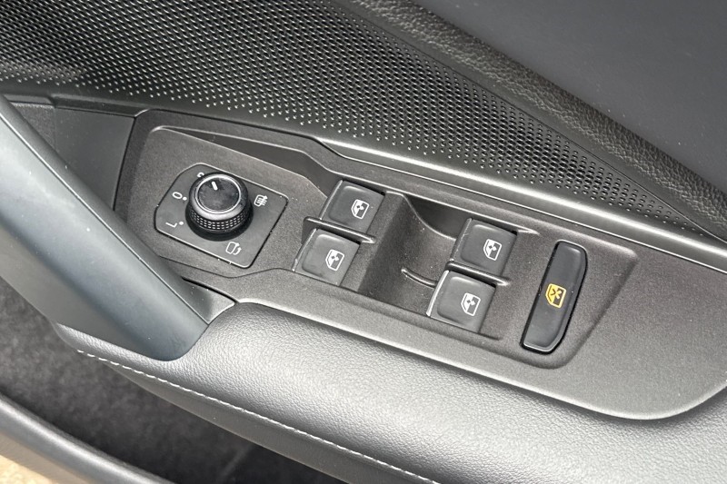 2025 (25) VOLKSWAGEN TIGUAN 1.5 eTSI 150 R-Line 5dr DSG 5233172