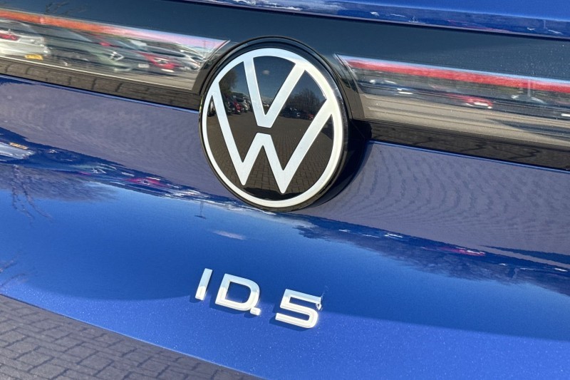 2022 (72) VOLKSWAGEN ID.5 150kW Style Pro Performance 77kWh 5dr Auto 5284355