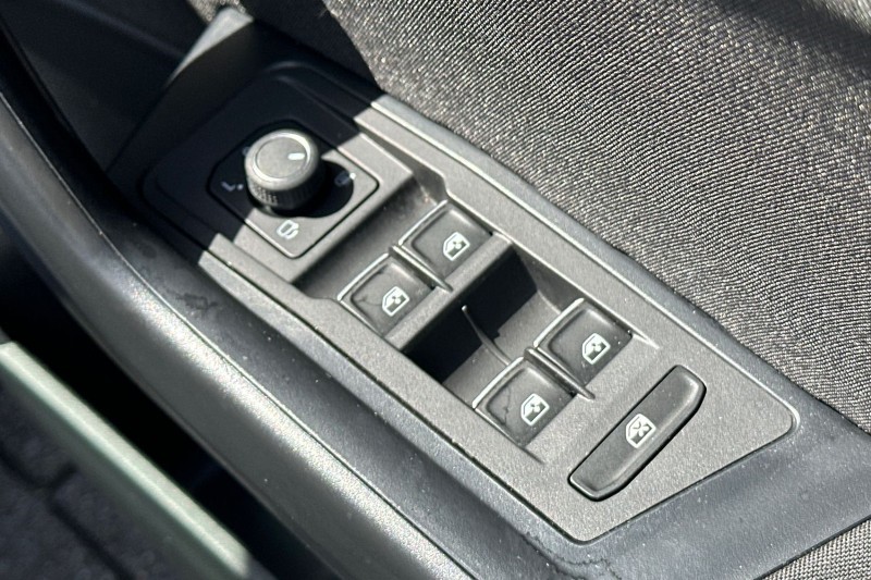 2021 (71) VOLKSWAGEN T-ROC 1.0 TSI 110 Black Edition 5dr 5305551