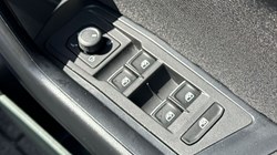 2021 (71) VOLKSWAGEN T-ROC 1.0 TSI 110 Black Edition 5dr 5305551