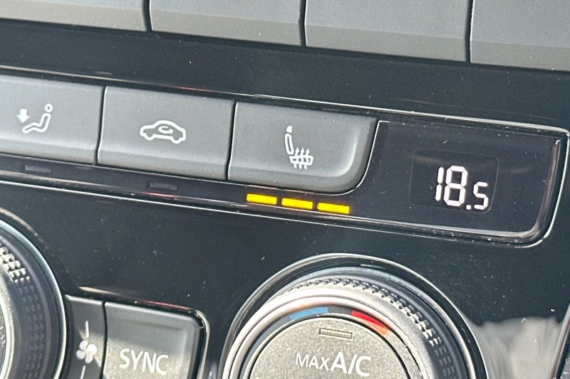 2021 (71) VOLKSWAGEN T-ROC 1.0 TSI 110 Black Edition 5dr 5305564