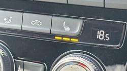 2021 (71) VOLKSWAGEN T-ROC 1.0 TSI 110 Black Edition 5dr 5305564