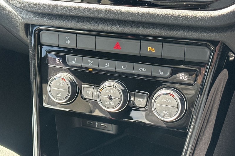 2021 (71) VOLKSWAGEN T-ROC 1.0 TSI 110 Black Edition 5dr 5305563