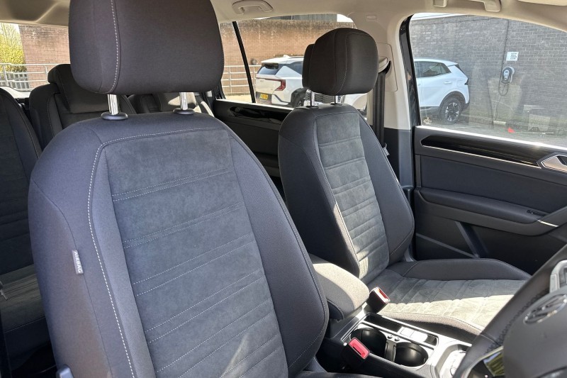 2025 (74) VOLKSWAGEN TOURAN 1.5 TSI EVO SEL 5dr DSG 5300638