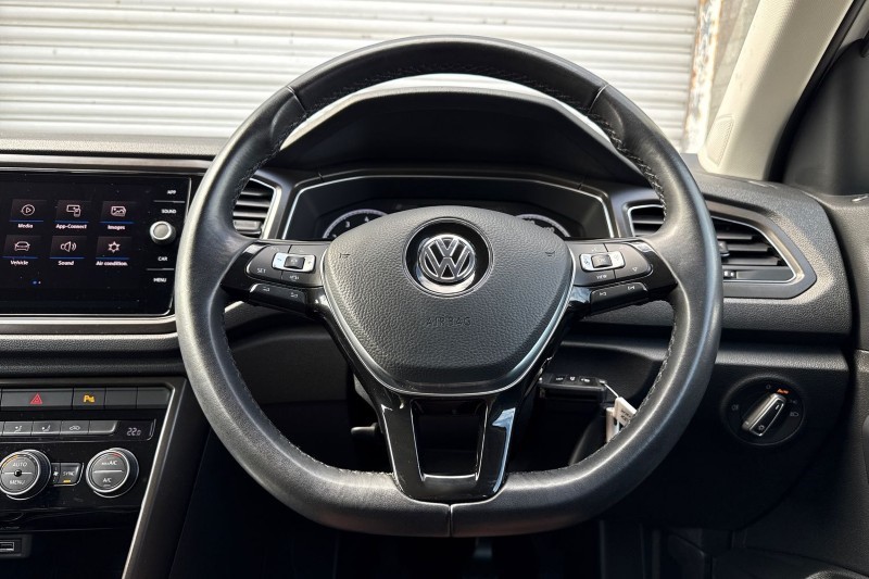 2019 (69) VOLKSWAGEN T-ROC 1.5 TSI EVO SE 5dr 5299581