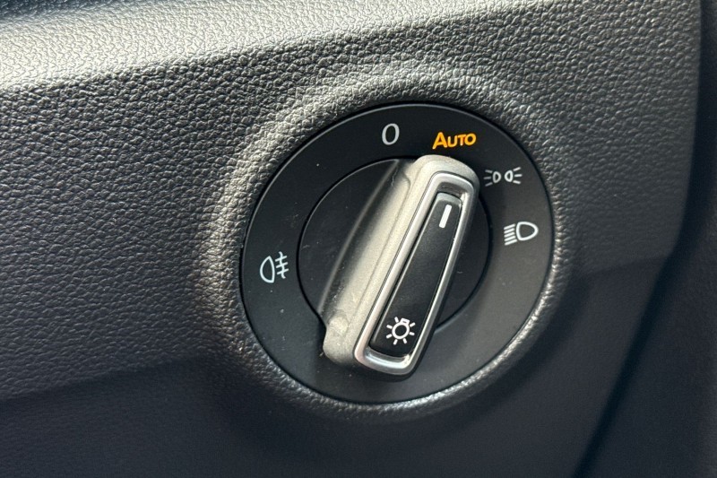 2019 (69) VOLKSWAGEN T-ROC 1.5 TSI EVO SE 5dr 5299603