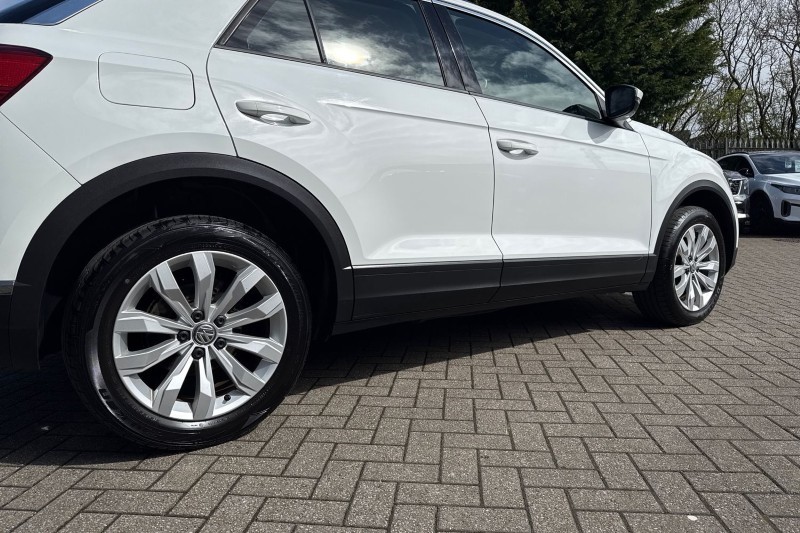 2019 (69) VOLKSWAGEN T-ROC 1.5 TSI EVO SE 5dr 5299594