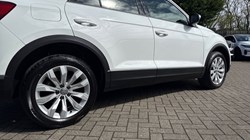 2019 (69) VOLKSWAGEN T-ROC 1.5 TSI EVO SE 5dr 5299594