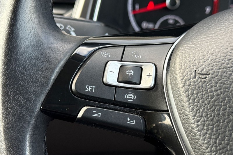 2019 (69) VOLKSWAGEN T-ROC 1.5 TSI EVO SE 5dr 5299582