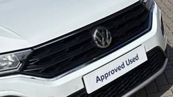 2019 (69) VOLKSWAGEN T-ROC 1.5 TSI EVO SE 5dr 5299596