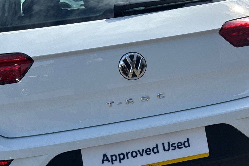 2019 (69) VOLKSWAGEN T-ROC 1.5 TSI EVO SE 5dr 5299600
