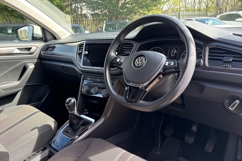 2019 (69) VOLKSWAGEN T-ROC 1.5 TSI EVO SE 5dr 5299574