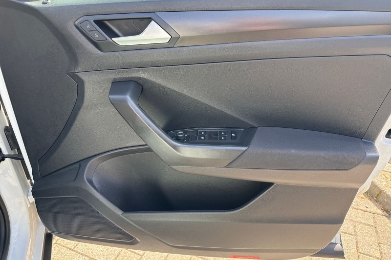 2019 (69) VOLKSWAGEN T-ROC 1.5 TSI EVO SE 5dr 5299575