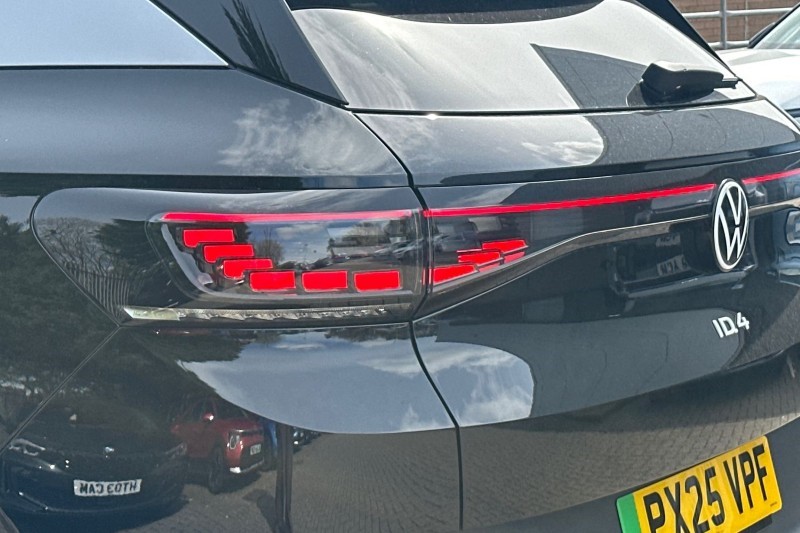 2025 (25) VOLKSWAGEN ID.4 210kW 4MOTION Match Pro 77kWh 5dr Auto 5278929