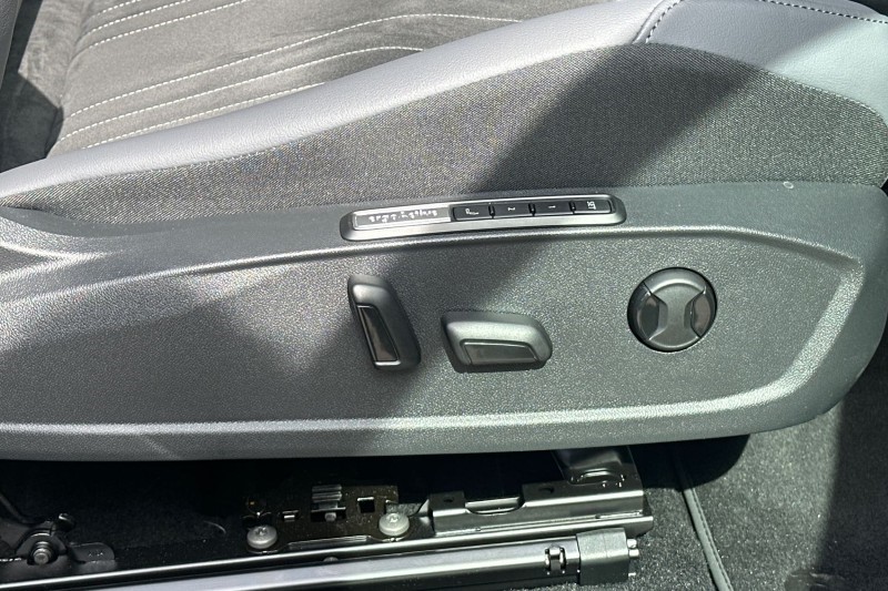 2025 (25) VOLKSWAGEN ID.4 210kW 4MOTION Match Pro 77kWh 5dr Auto 5278905