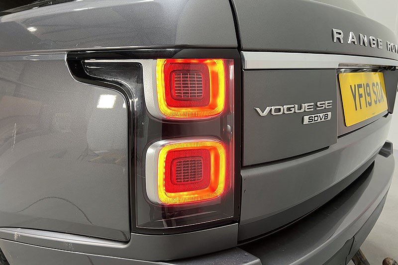 2019 (19) LAND ROVER RANGE ROVER 4.4 SDV8 Vogue SE 4dr Auto 3471366
