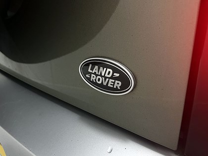 2021 (21) LAND ROVER DEFENDER 3.0 D250 SE 110 5dr Auto