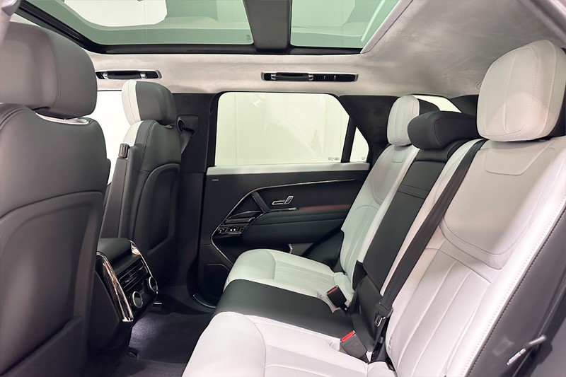 2024 (24) LAND ROVER RANGE ROVER SPORT 3.0 D300 Autobiography 5dr Auto 3517525