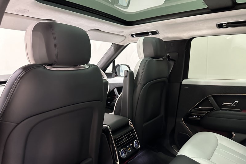 2024 (24) LAND ROVER RANGE ROVER SPORT 3.0 D300 Autobiography 5dr Auto 3517560