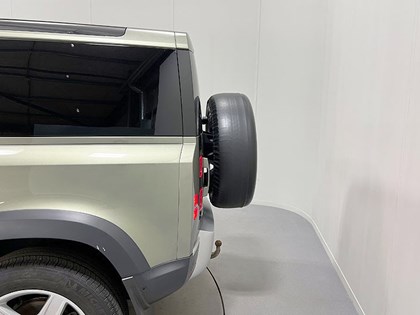 2022 (72) LAND ROVER COMMERCIAL DEFENDER 3.0 D250 Hard Top SE Auto