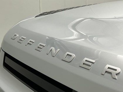2021 (21) LAND ROVER DEFENDER 3.0 D250 SE 90 3dr Auto