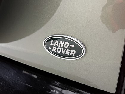 2022 (22) LAND ROVER DEFENDER 3.0 D250 X-Dynamic SE 90 3dr Auto