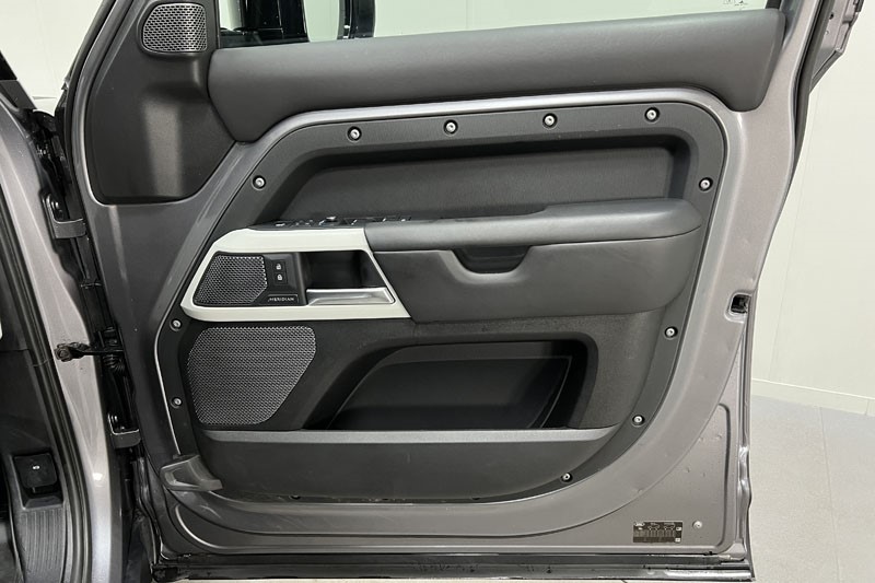 2021 (21) LAND ROVER DEFENDER 3.0 D300 HSE 110 5dr Auto [6 Seat] 3307743