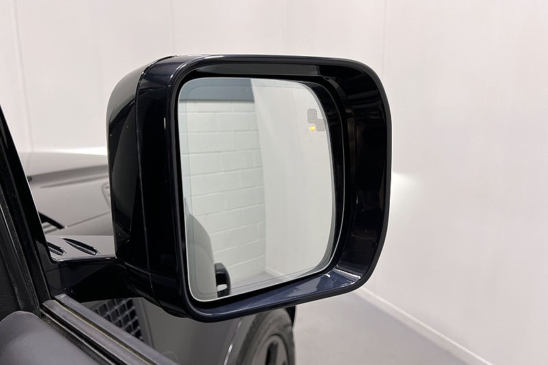 2021 (71) LAND ROVER DEFENDER 3.0 D300 X-Dynamic HSE 110 5dr Auto 3426069