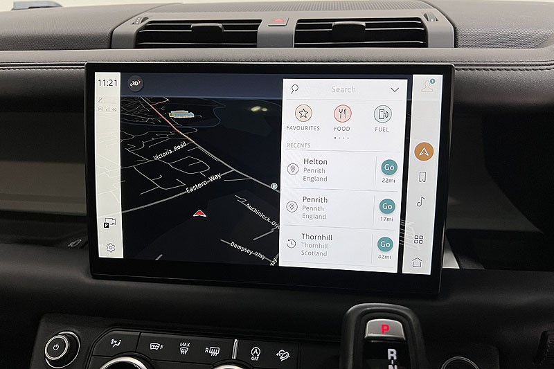 2021 (71) LAND ROVER DEFENDER 3.0 D300 X-Dynamic HSE 110 5dr Auto 3426082