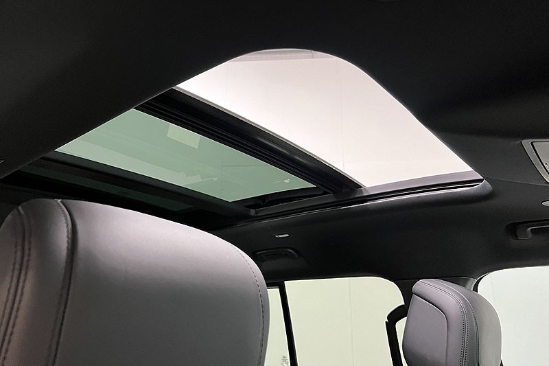 2021 (71) LAND ROVER DEFENDER 3.0 D300 X-Dynamic HSE 110 5dr Auto 3426074