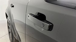 2021 (71) LAND ROVER DEFENDER 3.0 D300 X-Dynamic HSE 110 5dr Auto 3426107