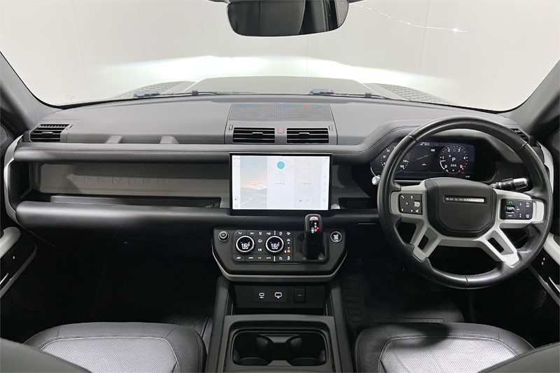 2021 (71) LAND ROVER DEFENDER 3.0 D300 X-Dynamic HSE 110 5dr Auto 3426066