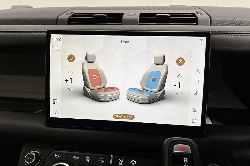 2021 (71) LAND ROVER DEFENDER 3.0 D300 X-Dynamic HSE 110 5dr Auto 3426090