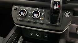 2021 (71) LAND ROVER DEFENDER 3.0 D300 X-Dynamic HSE 110 5dr Auto 3426079