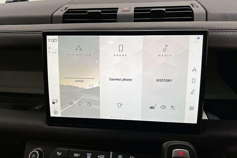 2021 (71) LAND ROVER DEFENDER 3.0 D300 X-Dynamic HSE 110 5dr Auto 3426081