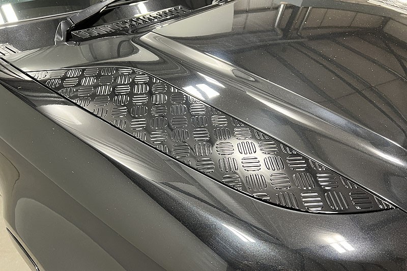 2021 (71) LAND ROVER DEFENDER 3.0 D300 X-Dynamic HSE 110 5dr Auto 3426110