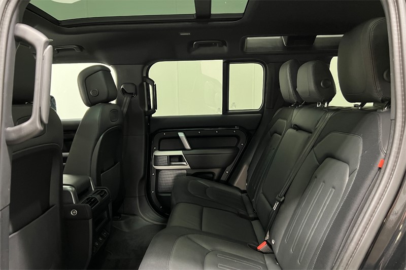 2021 (71) LAND ROVER DEFENDER 3.0 D300 X-Dynamic HSE 110 5dr Auto 3426061