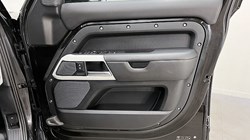 2021 (71) LAND ROVER DEFENDER 3.0 D300 X-Dynamic HSE 110 5dr Auto 3426067