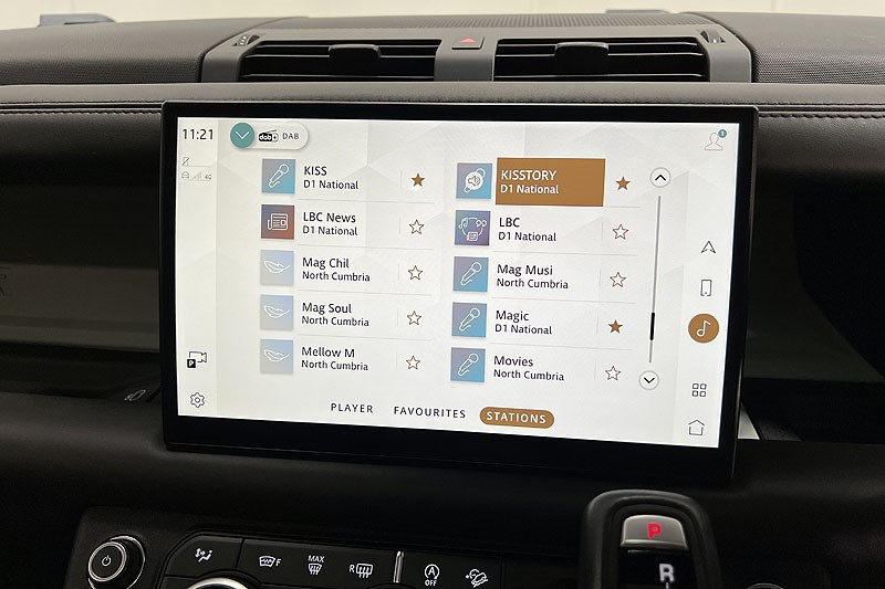 2021 (71) LAND ROVER DEFENDER 3.0 D300 X-Dynamic HSE 110 5dr Auto 3426084